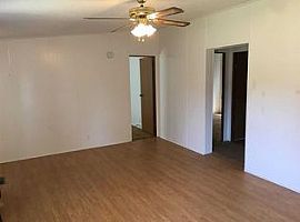 3 Beds 2 Baths in Nashville, TN (Photo 2 of 5)
