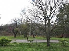 3 Beds 2 Baths in Nashville, TN (Photo 5 of 5)