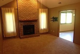 8525 Medallion Run, Fort Wayne, in 46825 3 Beds 2 Baths 1,320 S in Fort Wayne, IN (Photo 5 of 5)