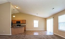 10841 Tedder Lake Dr, Indianapolis, in 46239 3 Beds 2 Baths 1,7 in Indianapolis, IN (Photo 2 of 5)