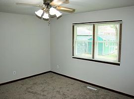 3101 2nd St, Marion, Ia 52302 3 Beds 2 Baths 1,826 Sqft in Marion, IA (Photo 3 of 6)