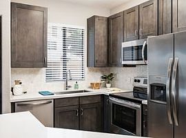 2 Beds 2 Baths For Rent in Scottsdale, AZ (Photo 5 of 12)