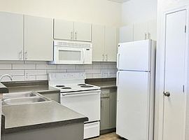 2 Beds 2 Baths For Rent in Phoenix, AZ (Photo 7 of 10)