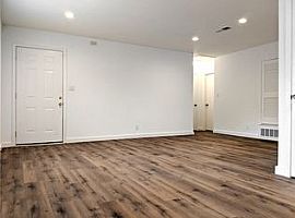  6211 Palm Cir, Austin, Tx 78741  in Austin, TX (Photo 4 of 9)