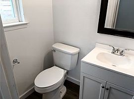  6211 Palm Cir, Austin, Tx 78741  in Austin, TX (Photo 8 of 9)