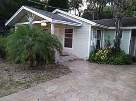 1006 E Louisiana Ave, Tampa, Fl  in Tampa, FL