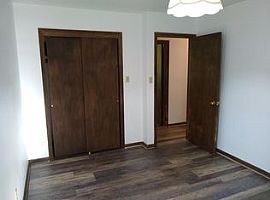 5350 S Egofske Rd, New Berlin, Wi 53146 in New Berlin, WI (Photo 3 of 8)