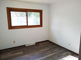 5350 S Egofske Rd, New Berlin, Wi 53146 in New Berlin, WI (Photo 7 of 8)