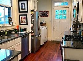  This Is The Lower Unfurnished Unit of a Duplex on a Small Park in New Orleans, LA (Photo 6 of 12)