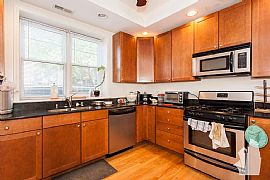 6810 N Lakewood Ave # 3687, Chicago, Il 60626 2 Beds 2 Baths -- in Chicago, IL (Photo 4 of 6)