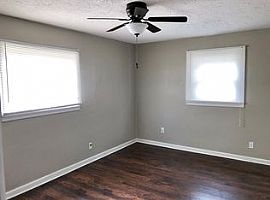 Charming 3 Bedrooms and 2 Bathroom in Akron, OH (Photo 9 of 10)