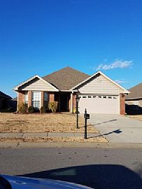 1047 Lexington Dr, Moody, Al 35004 in Moody, AL (Photo 2 of 4)