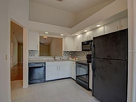 Fabulous 2 Bedroom Complex in Orlando, FL (Photo 4 of 10)