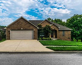 249 Savanna Dr, Richmond, Ky  3 Beds 2.5 Baths in Richmond, KY (Photo 5 of 9)