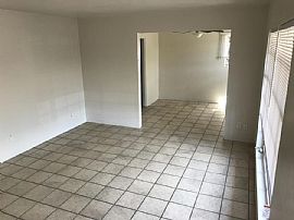 Gorgeous Home For Rent in Phoenix, AZ (Photo 4 of 5)