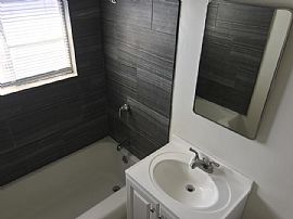 Gorgeous Home For Rent in Phoenix, AZ (Photo 5 of 5)