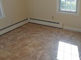 329 Dorset St, South Burlington, Vt 05403 in South Burlington, VT (Photo 2 of 5)