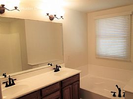 Gorgeous Remodeled Home in a Fantastic Location! in Gilbert, AZ (Photo 4 of 11)