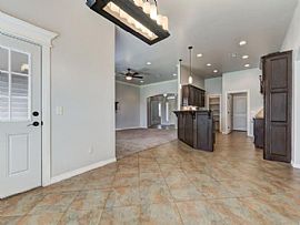 Comfortable 4beds 2baths Home in Oklahoma City, OK (Photo 6 of 12)