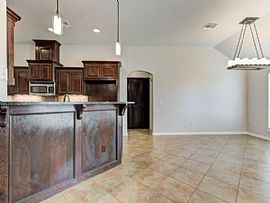 Comfortable 4beds 2baths Home in Oklahoma City, OK (Photo 8 of 12)