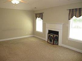 3 Beds 2 Baths in New Bern, NC (Photo 3 of 8)