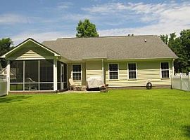 3 Beds 2 Baths in New Bern, NC (Photo 7 of 8)