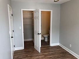 2 Beds 1.5 Baths in Charlotte, NC (Photo 7 of 8)
