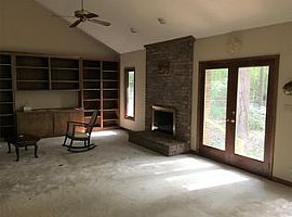 5 Beds 2.5 Baths in Charlotte, NC (Photo 5 of 10)