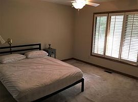 5 Beds 2.5 Baths in Charlotte, NC (Photo 8 of 10)