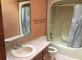 5 Beds 2.5 Baths in Charlotte, NC (Photo 9 of 10)