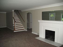 9213 Fairground Rd, Louisville, Ky   4 Beds 3 Baths in Louisville, KY (Photo 4 of 8)
