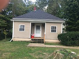 194 Halsell St, Bowling Green, Ky   3 Beds 2 Baths in Bowling Green, KY (Photo 3 of 3)