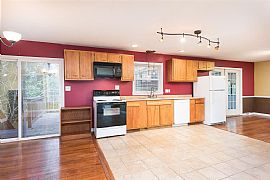 124 Milwood Dr, Winchester, Ky  3 Beds 2 Baths in Winchester, KY (Photo 12 of 12)