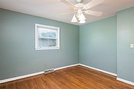 124 Milwood Dr, Winchester, Ky  3 Beds 2 Baths in Winchester, KY (Photo 4 of 12)