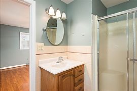124 Milwood Dr, Winchester, Ky  3 Beds 2 Baths in Winchester, KY (Photo 6 of 12)