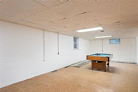 124 Milwood Dr, Winchester, Ky  3 Beds 2 Baths in Winchester, KY (Photo 9 of 12)