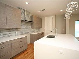 12beds 12bath. For Touring This Home Contact @ 503 832 7688 in Dallas, TX (Photo 9 of 12)