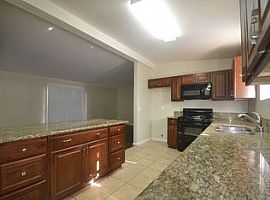 Peaceful House in Quiet Location  in Sun Valley, CA (Photo 3 of 11)