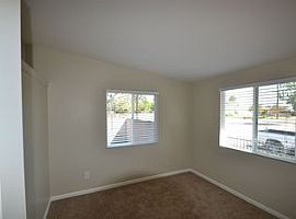 Peaceful House in Quiet Location  in Sun Valley, CA (Photo 7 of 11)