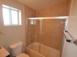 Peaceful House in Quiet Location  in Sun Valley, CA (Photo 9 of 11)