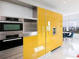 6390 Quebec Dr, Los Angeles, Ca in Los Angeles, CA (Photo 2 of 5)