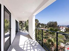 6390 Quebec Dr, Los Angeles, Ca in Los Angeles, CA (Photo 5 of 5)