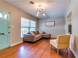 2 Bedrooms,  1 Bath Comfortable Apartment  in Oklahoma City, OK (Photo 2 of 11)