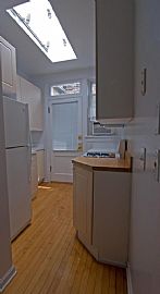 One Bedroom, Top Floor Condo For Rent. Lots of Natural Light Fr in Chicago, IL (Photo 3 of 7)