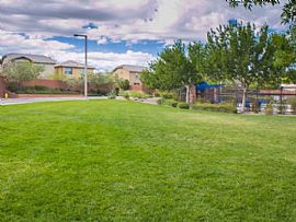 4 Bedrooms, 3 Bathrooms Home in Las Vegas, NV (Photo 12 of 12)