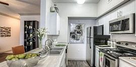 Charming/unique 2 Bedroom Home in Houston, TX (Photo 4 of 9)