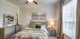 Charming/unique 2 Bedroom Home in Houston, TX (Photo 6 of 9)