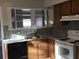 2 Beds 1 Bath in Reno, NV (Photo 2 of 5)