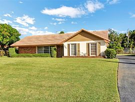 256 Sudbury Dr Atlantis, Fl 33462 in Atlantis, FL