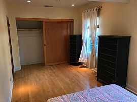 3bedroom Single Family Home in Chicago, IL (Photo 4 of 5)